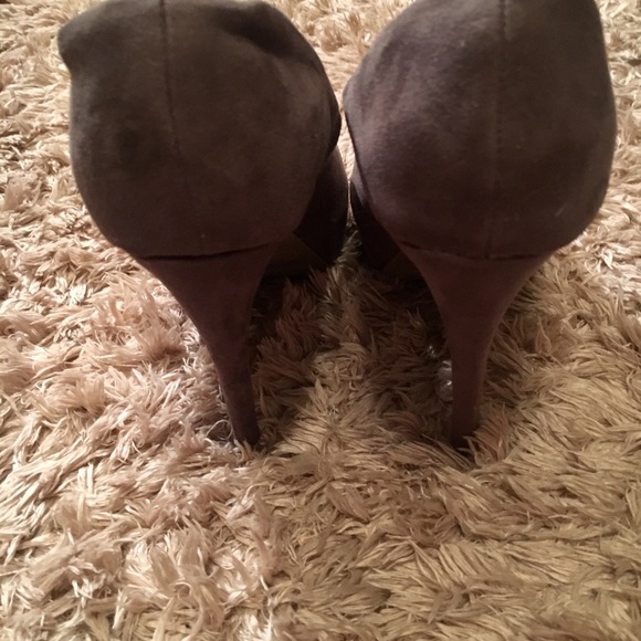 Heels - Picture 3 of 4